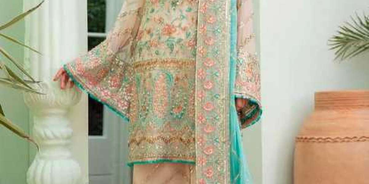 Pakistani Formal Dresses: Embracing Timeless Traditional Styles