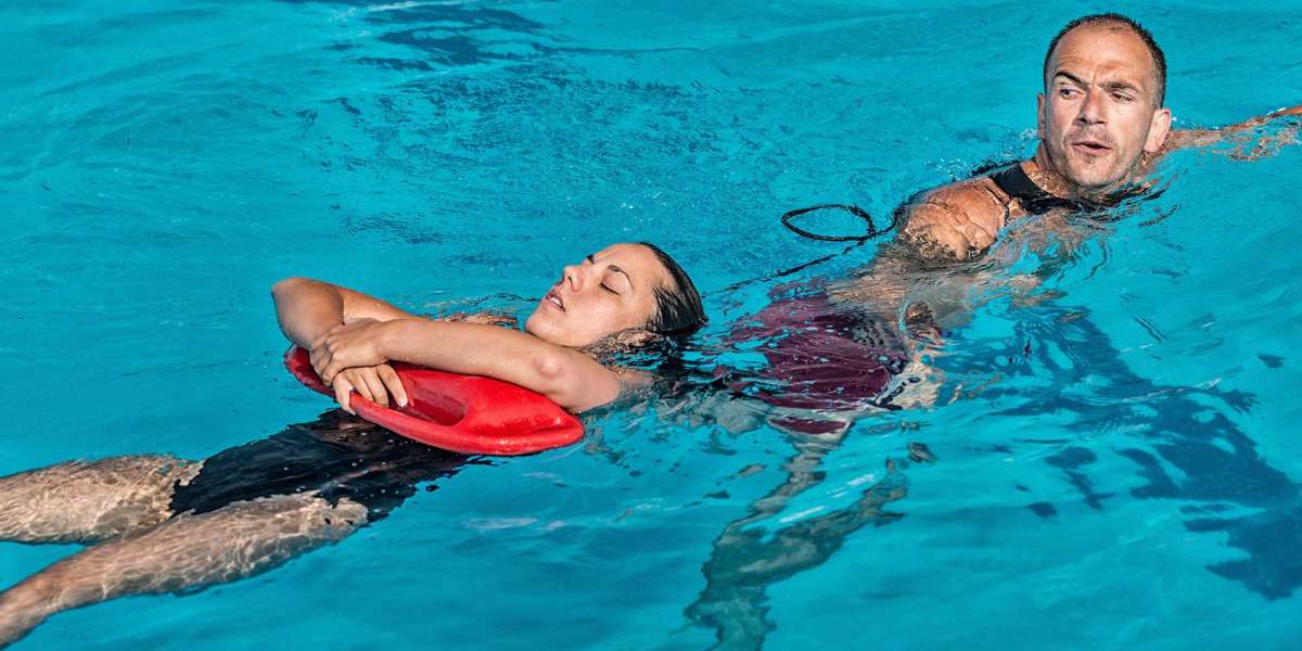 Lifeguard Courses: The Path to Becoming a Certified Lifeguard