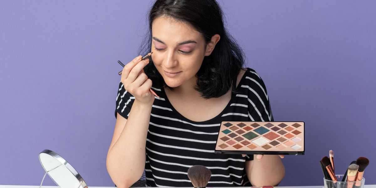 How to Enhancing Natural Beauty With Eye Shadow Palette