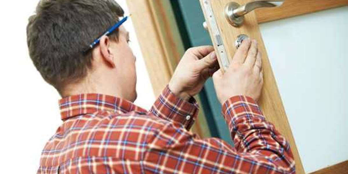 The Art of Door Repair: Carpenter Strategies for Perfect Fixes